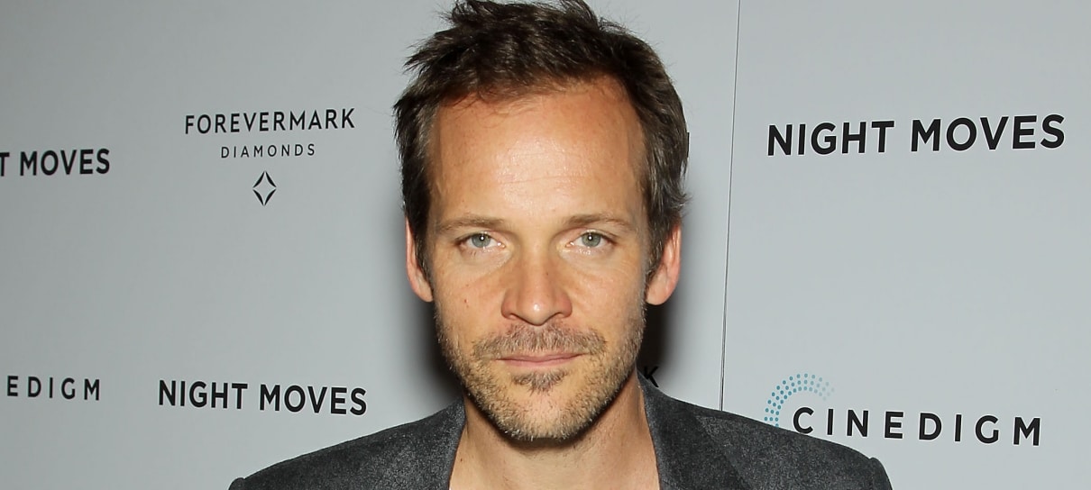 Matt Reeves confirma Peter Sarsgaard em The Batman