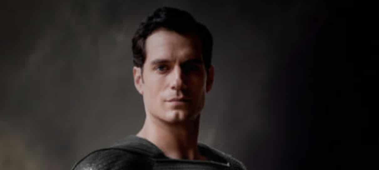 Zack Snyder publica foto de Superman de traje preto e traz esperança pelo Snyder Cut