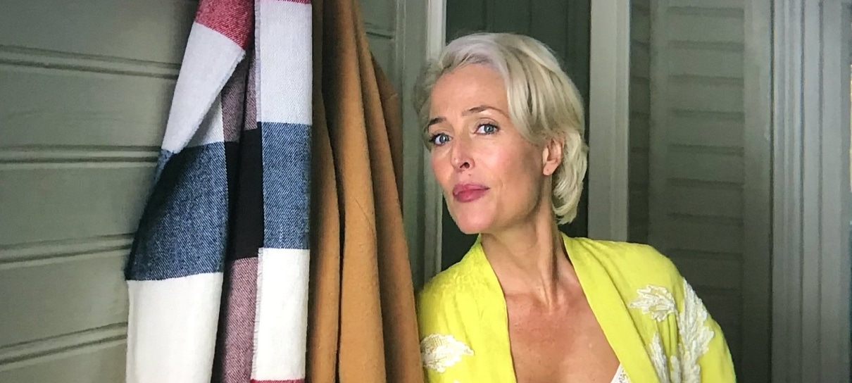 Sex Education | Gillian Anderson não gostou do piloto e jogou o roteiro no lixo
