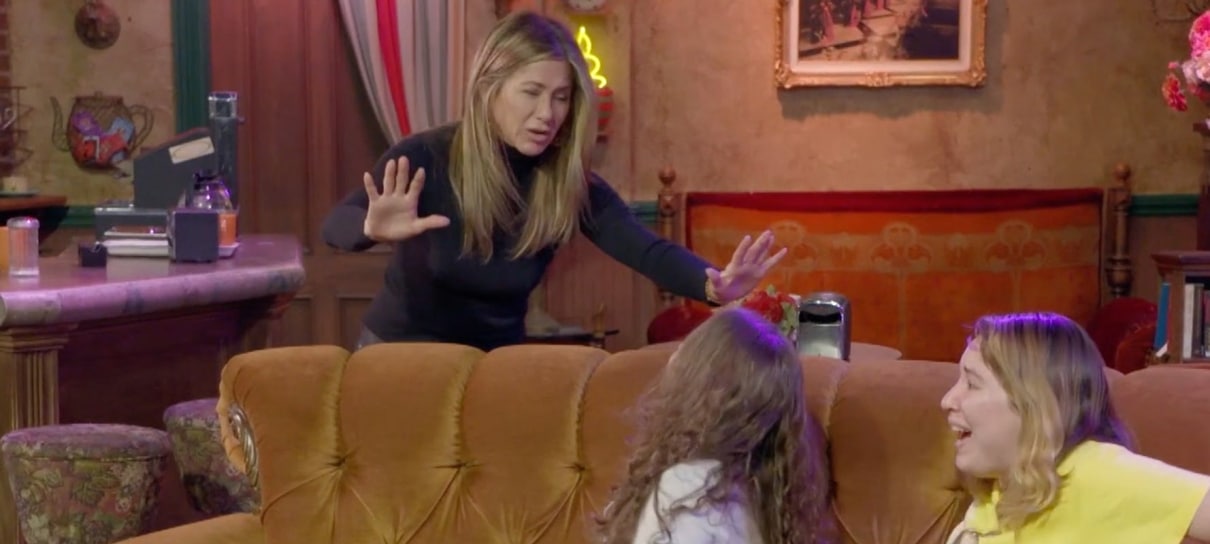 Friends | Jennifer Aniston assusta fãs no cenário do Central Perk