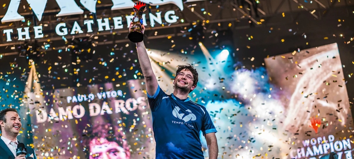 Brasileiro faz história e se torna campeão mundial de Magic: The Gathering