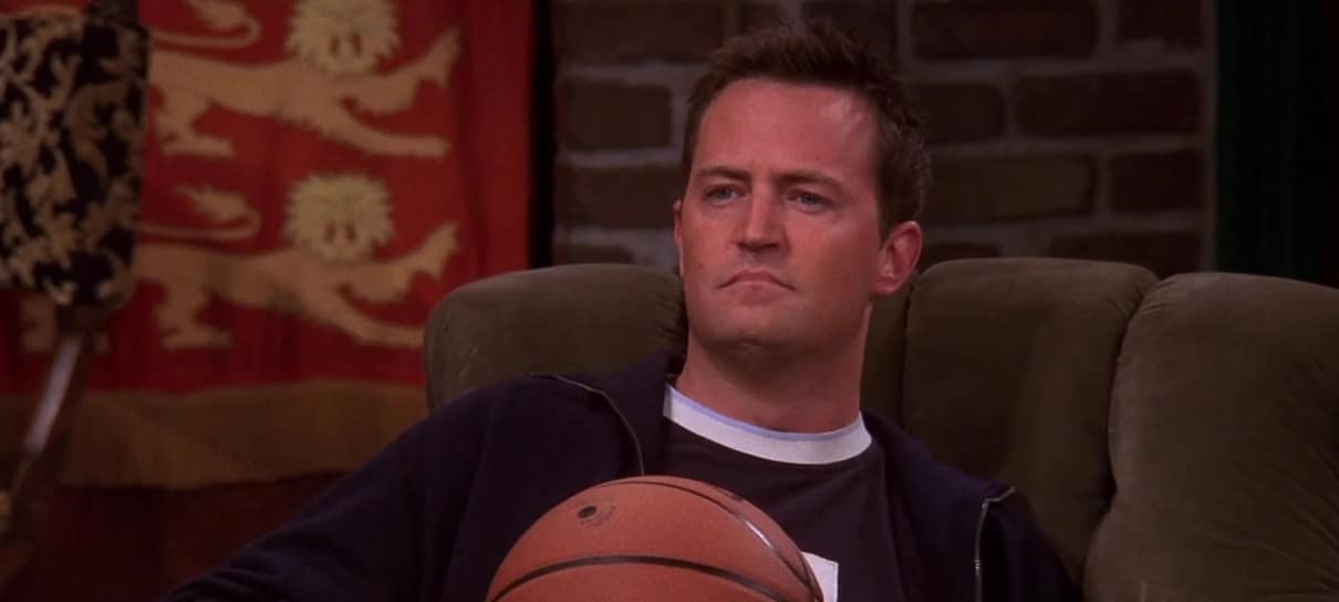 Matthew Perry, o Chandler de Friends, avisa: "grande novidade está chegando"