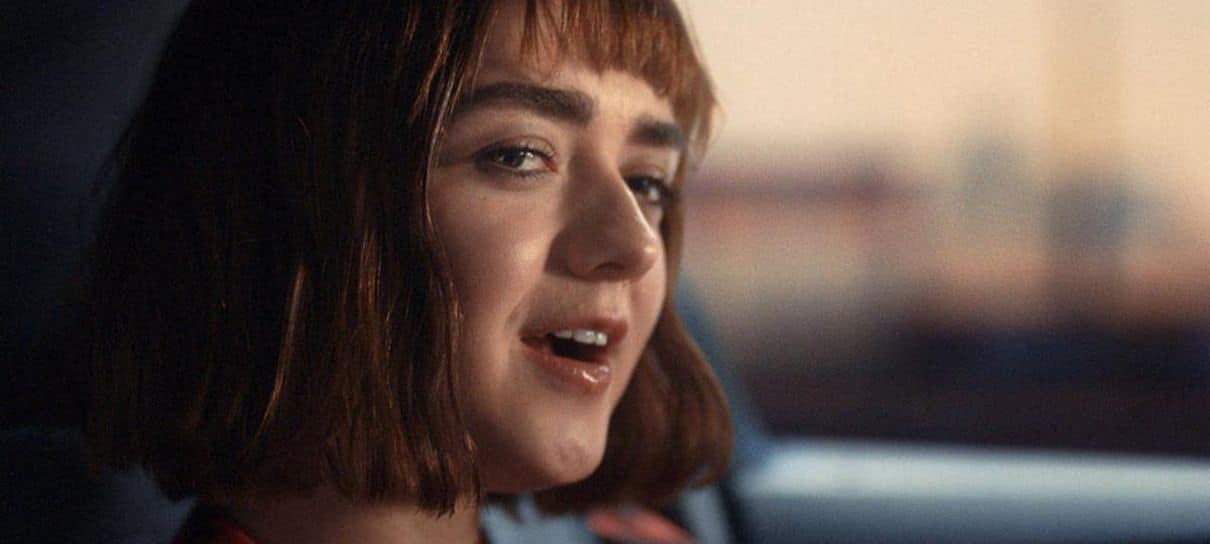 Maisie Williams, de Game of Thrones, canta música de Frozen em comercial