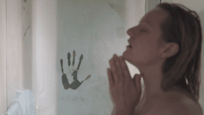 O Homem Invisível | Elisabeth Moss é atormentada em cena inédita