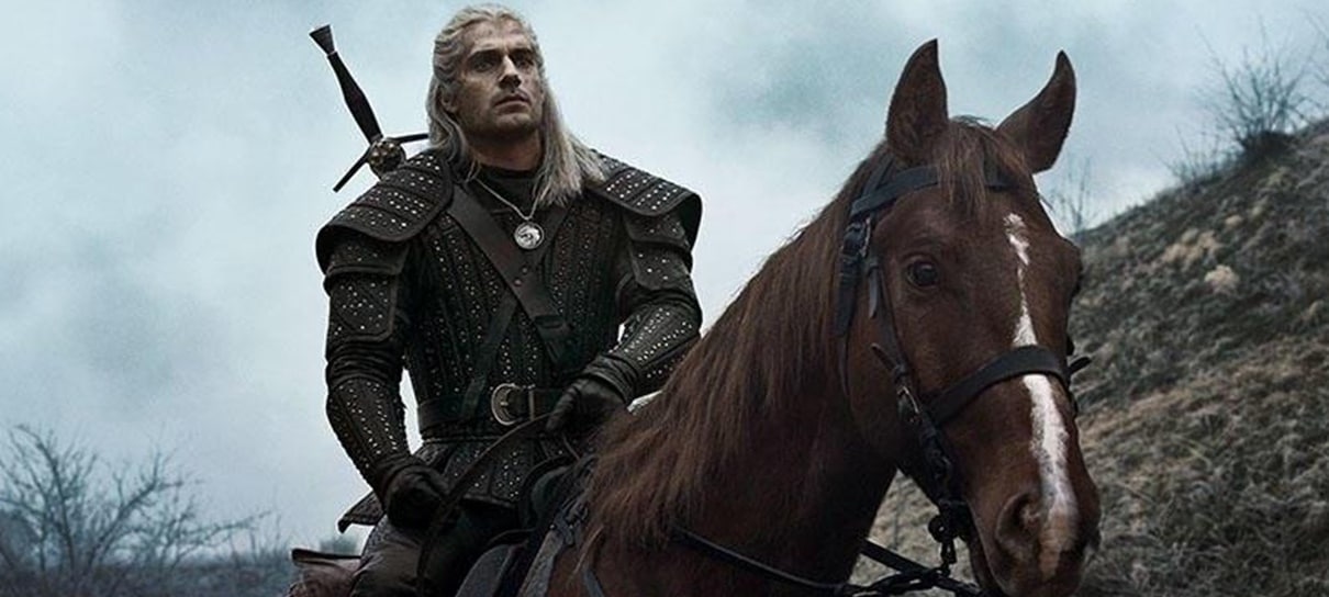 The Witcher | Henry Cavill compartilha foto com Carpeado no set da série