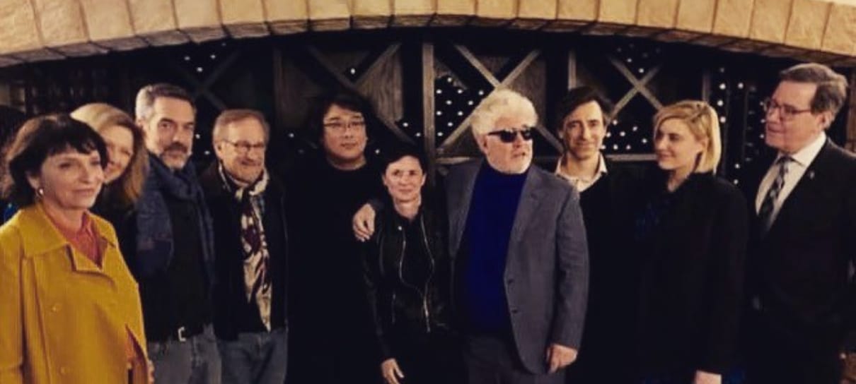 Todd Phillips publica foto com grandes nomes do cinema durante jantar do Oscar 2020