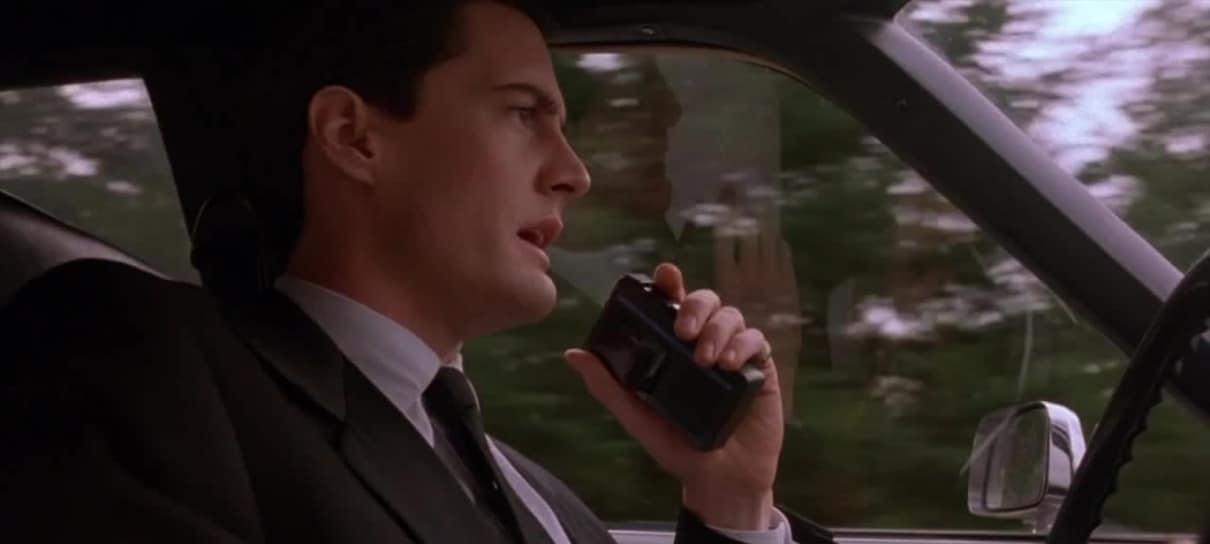 Kyle MacLachlan refaz cena icônica de Twin Peaks em vídeo