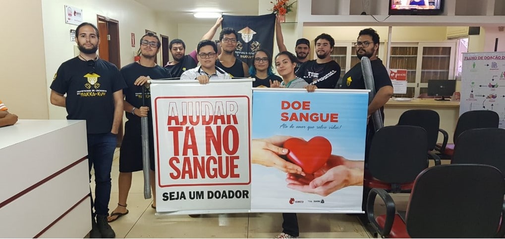 Turma do Clã de Swordplay Protetores da Cachoeira do Makka-Kuh