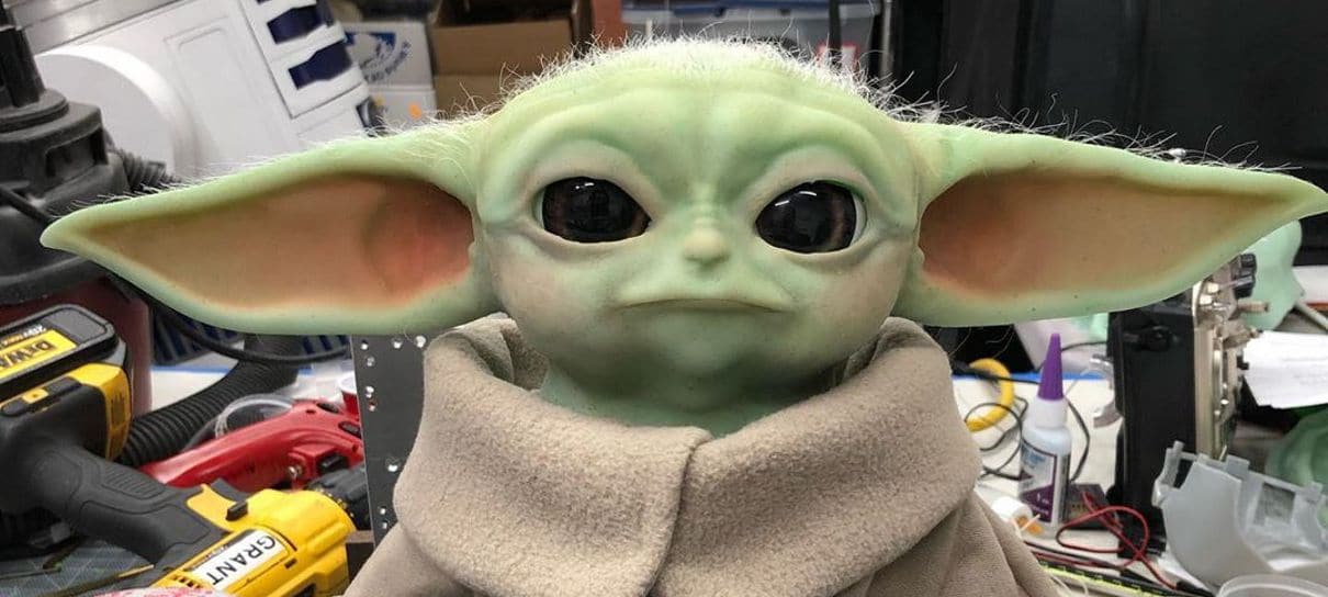 Grant Imahara, do Caçadores de Mitos, fez um Baby Yoda animatrônico quase perfeito