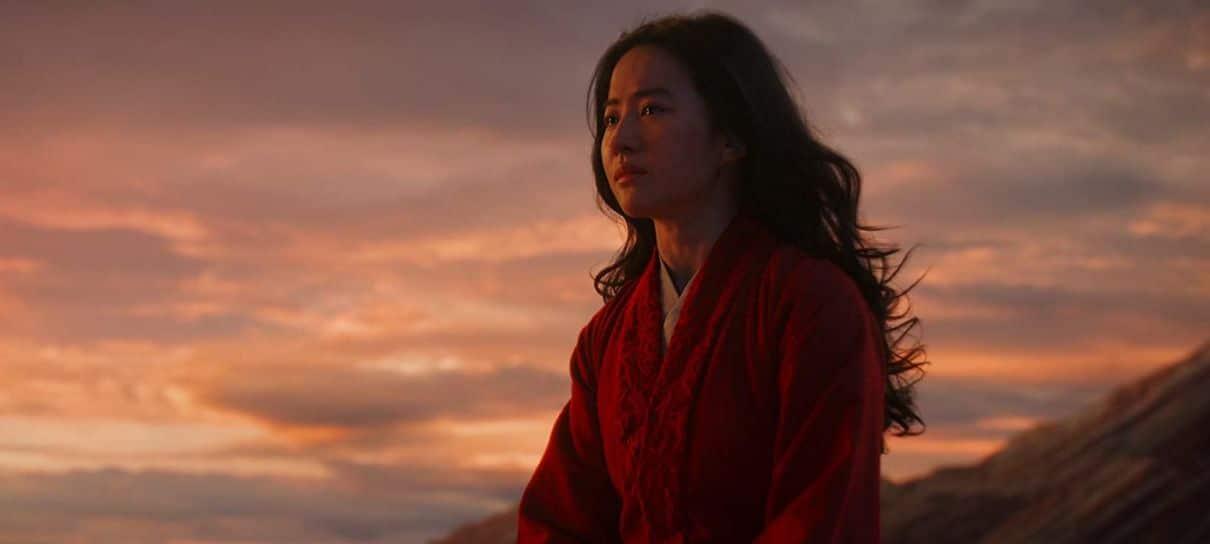 Diretora de Mulan agradece o apoio dos fãs após adiamento do filme