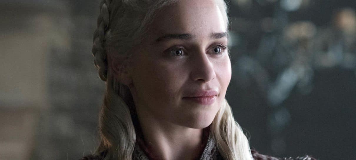 Emilia Clarke, de Game of Thrones, quer fazer algo "bobo, tipo Vingadores"