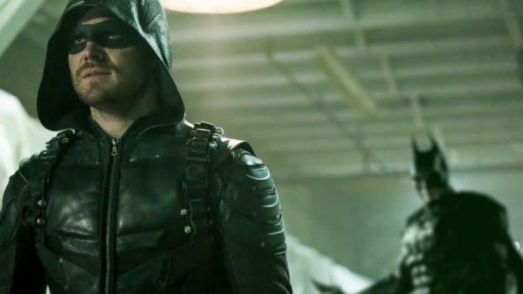 Arrow | Final original da série teria ligação com Batman