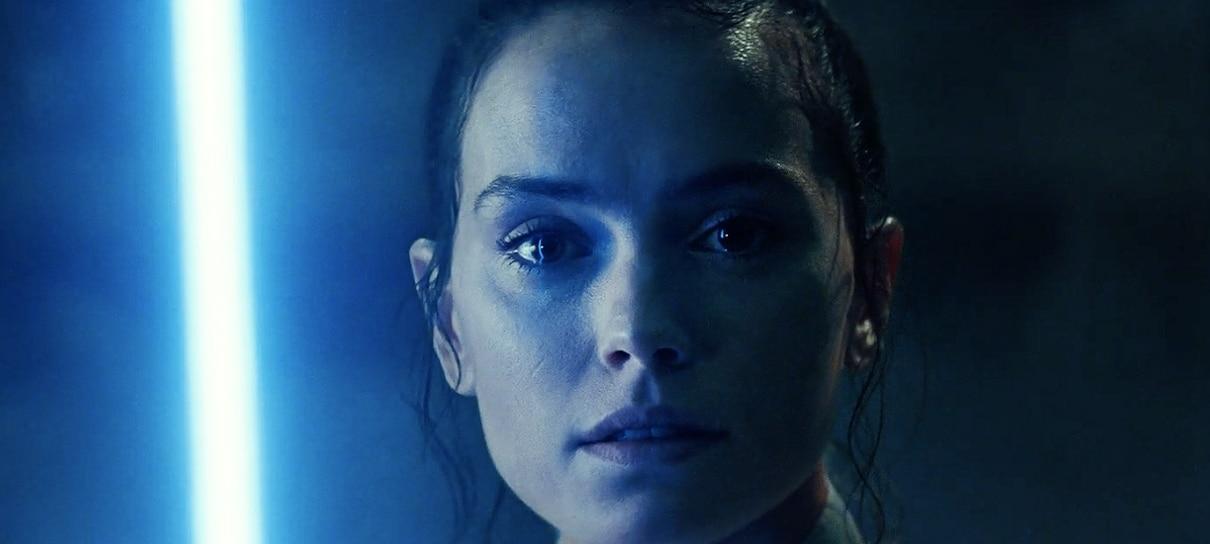 Livro de Star Wars revela mais informações sobre a família da Rey e ligação com Palpatine