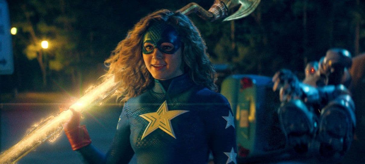 Stargirl | Nova série da DC tem lançamento adiado