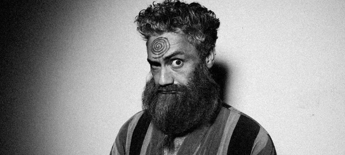 Filme de comédia com Taika Waititi, Seven Stages, ganha trailer bizarro