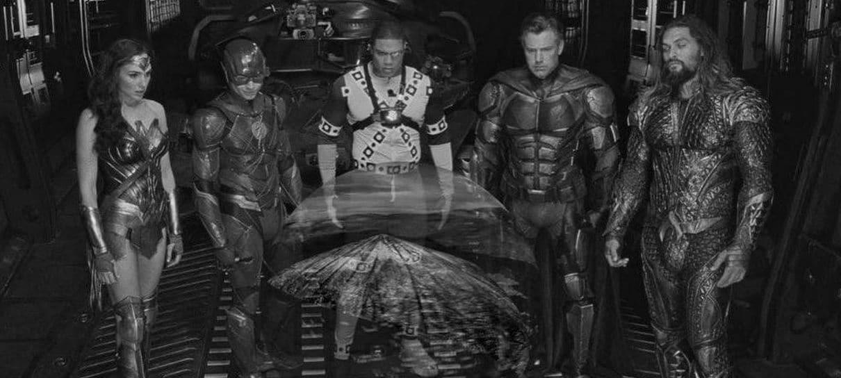 Liga da Justiça | Zack Snyder divulga foto da equipe reunida