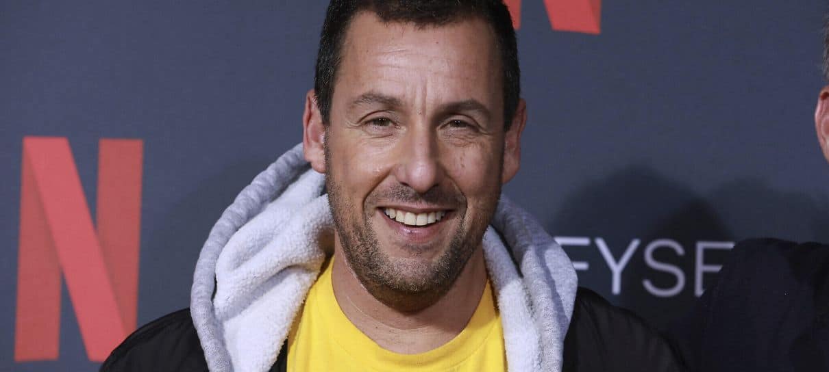 Adam Sandler homenageia médicos em música sobre a quarentena