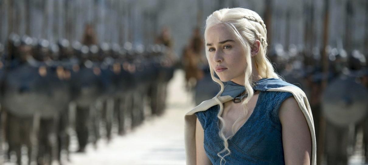 Emilia Clarke, de Game of Thrones, leiloa jantar para ajudar no combate da COVID-19