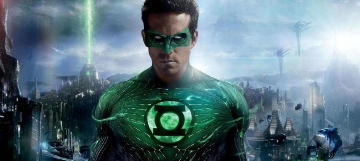 Ryan Reynolds fala para fã ficar longe de Lanterna Verde