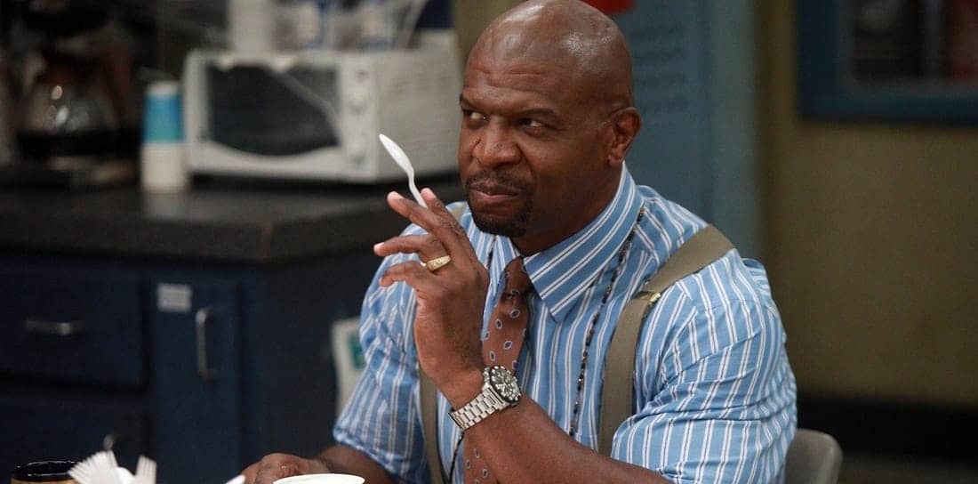 Terry Crews adiciona mais um talento à lista e toca o tema de Brooklyn Nine-Nine na flauta