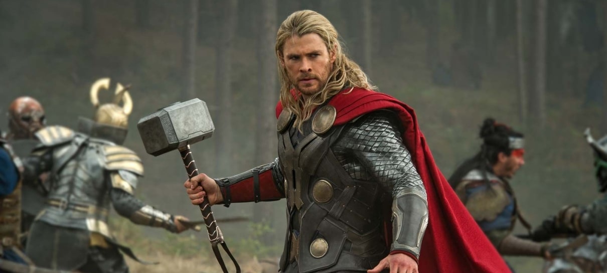 Esposa de Chris Hemsworth não deixa o martelo do Thor ficar exposto pela casa