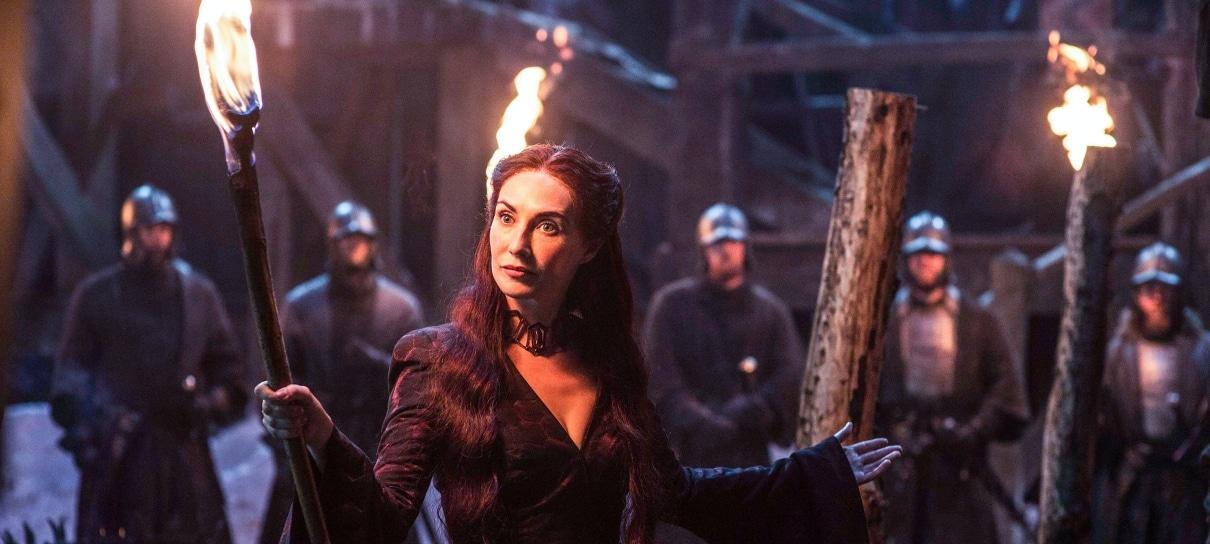 Game of Thrones | Atriz de Melisandre chama os fãs que não gostaram do final de "ingratos"
