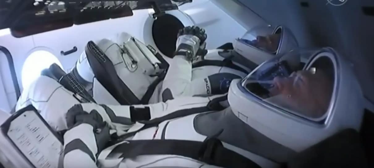 Lançamento da primeira missão tripulada da SpaceX é adiado