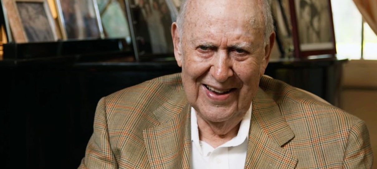 Carl Reiner, ator de Onze Homens e Um Segredo e comediante, morre aos 98 anos