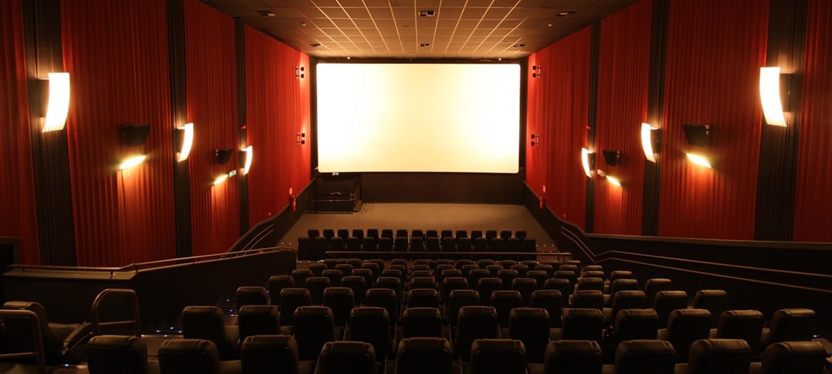 Cinemark não vai exigir uso de máscaras quando os cinemas reabrirem nos EUA