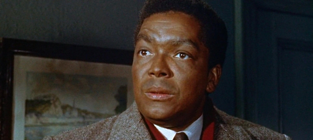 Earl Cameron, ator de 007 Contra A Chantagem Atômica e Doctor Who, morre aos 102 anos