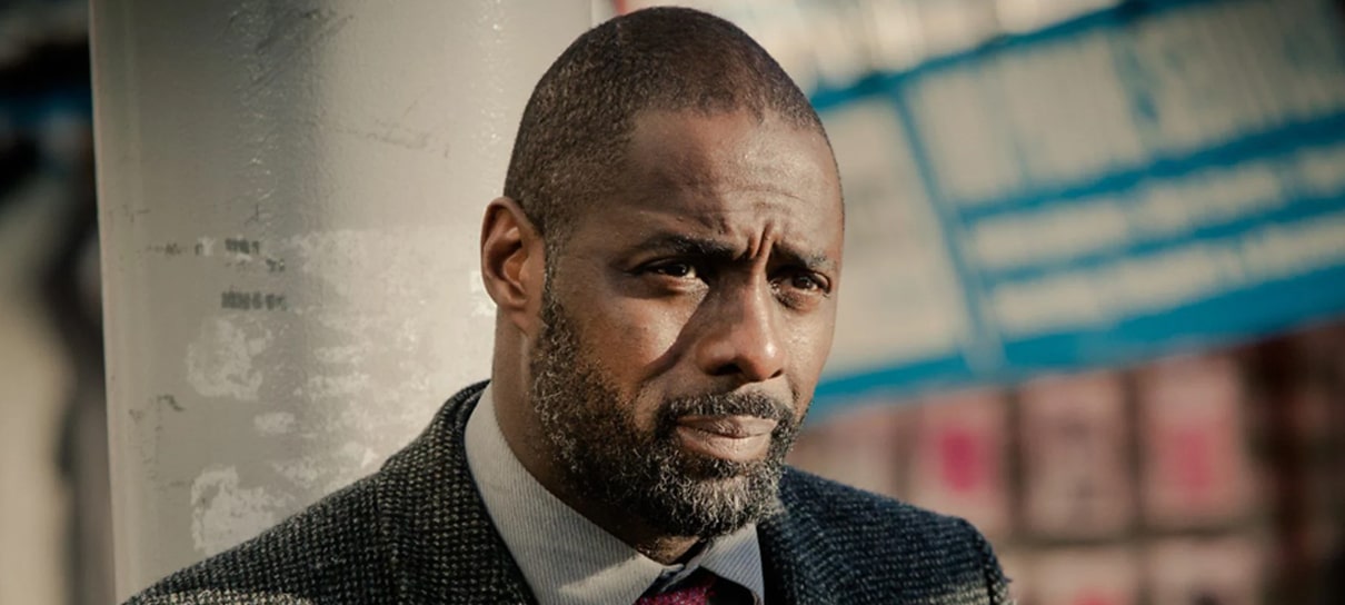 Idris Elba acredita que remover conteúdo racista de produções não é solução