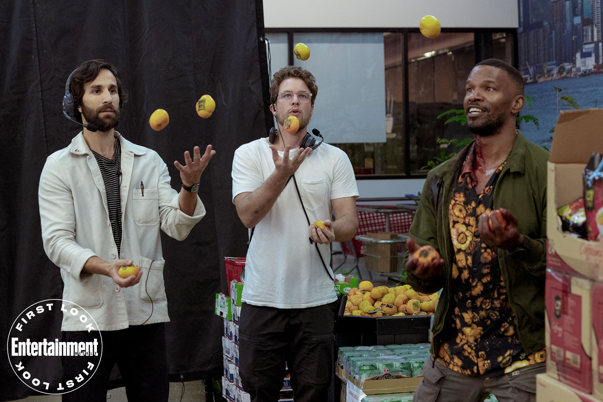 PROJECT POWER (L to R), Director ARIEL SCHULMAN, Director HENRY JOOST and JAMIE FOXX on the set of PROJECT POWER Cr. SKIP BOLEN/NETFLIX © 2020