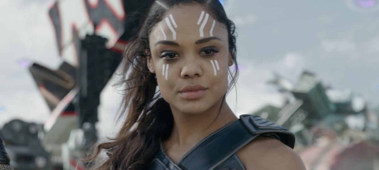 Tessa Thompson acredita que "jovens se vêm representados" em filmes com diversidade