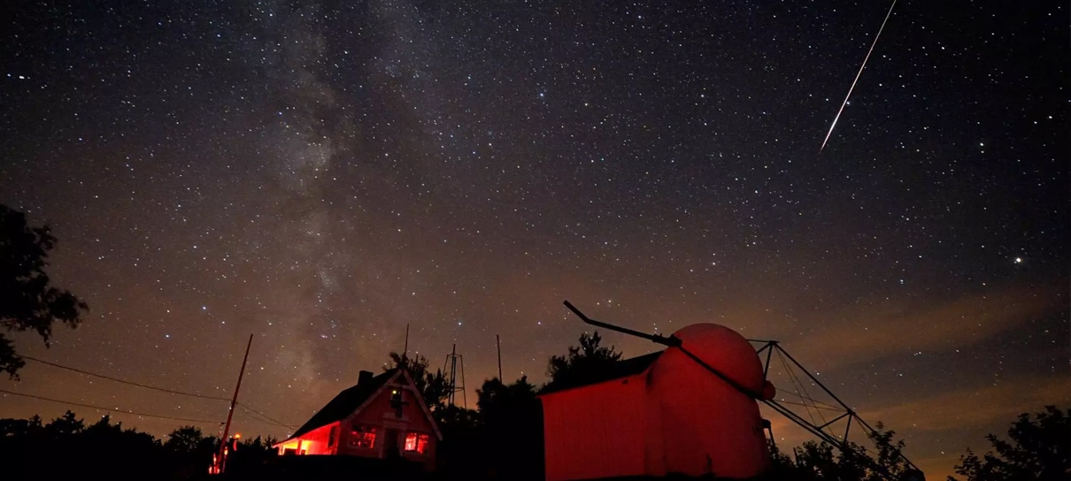 Como assistir à chuva de meteoros que passa pela Terra nesta semana