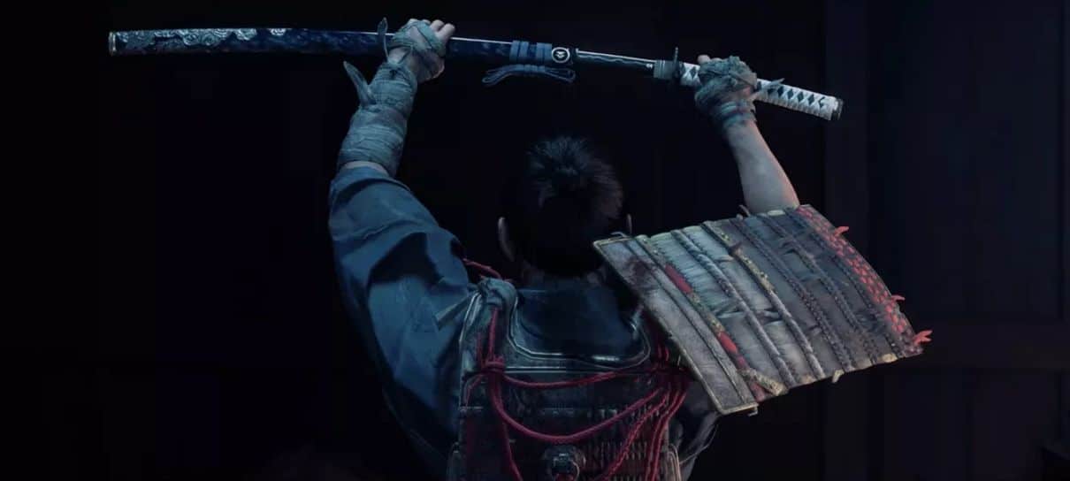 Jogador usa katana do PlayStation 2 para jogar Ghost of Tsushima