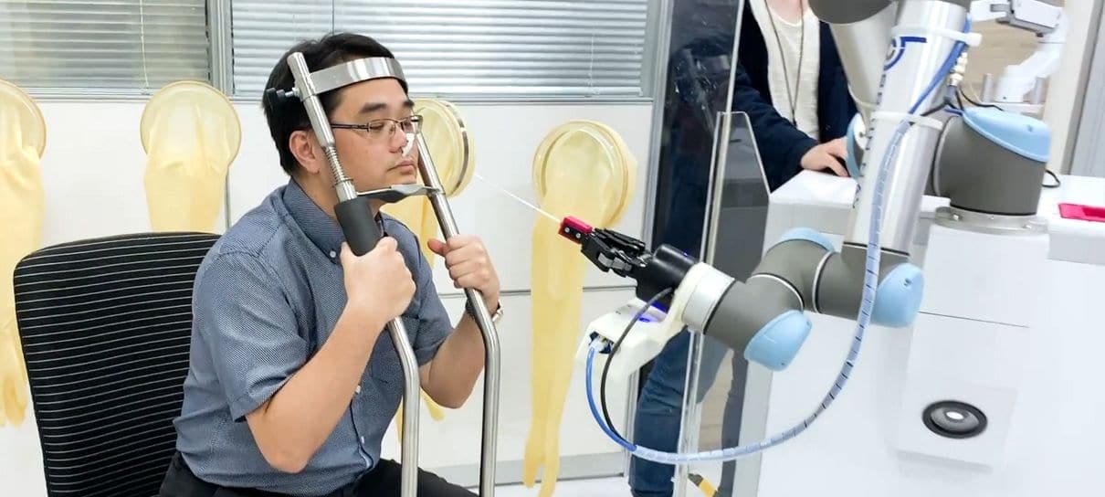 Empresa está testando um robô para fazer exames do novo coronavírus