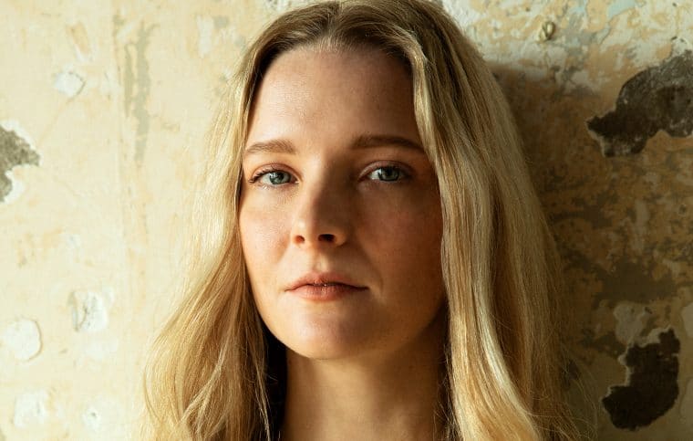 Morfydd Clark, atriz de O Senhor dos Anéis