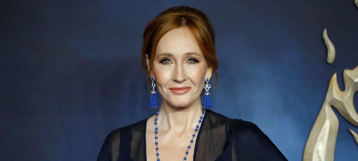 J.K. Rowling responde polêmicas e diz ter se inspirado em assassinos reais em novo livro