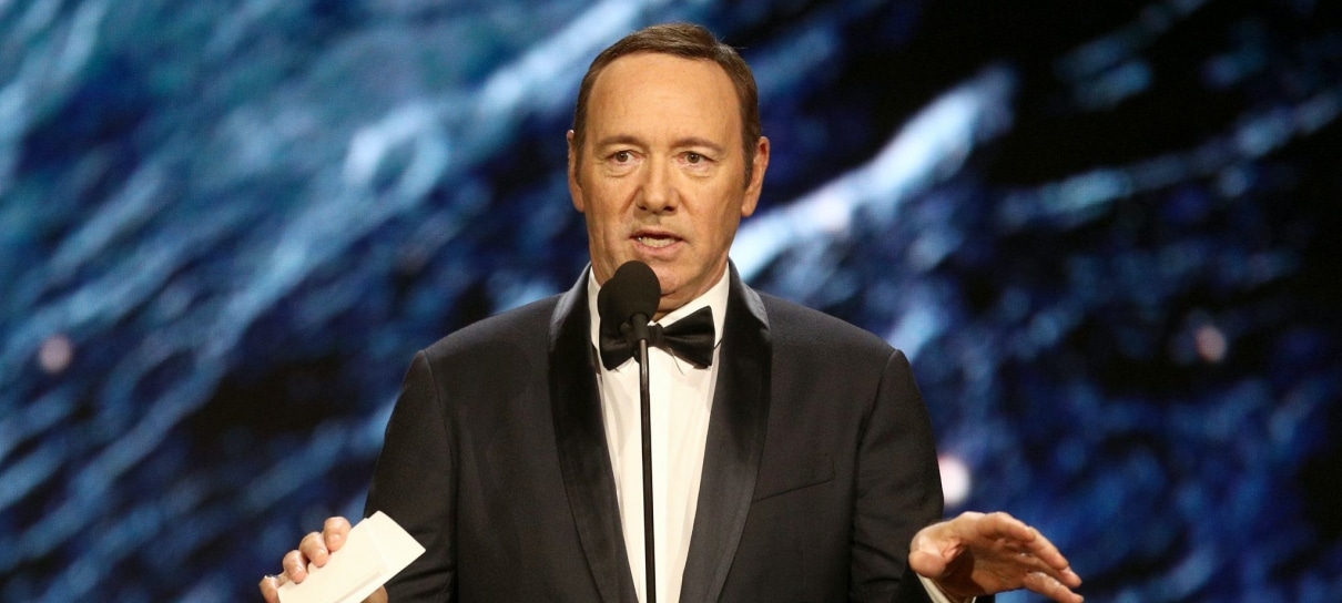 Kevin Spacey enfrenta processo civil após ser acusado de abuso sexual de menores