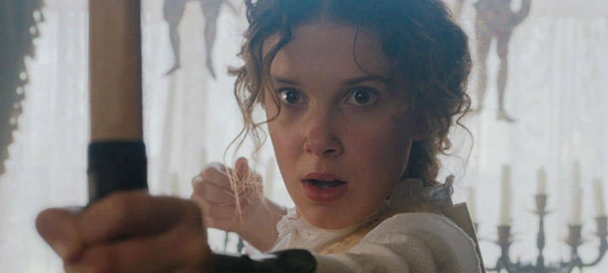 Millie Bobby Brown mostra que sabe lutar em vídeo dos bastidores de Enola Holmes