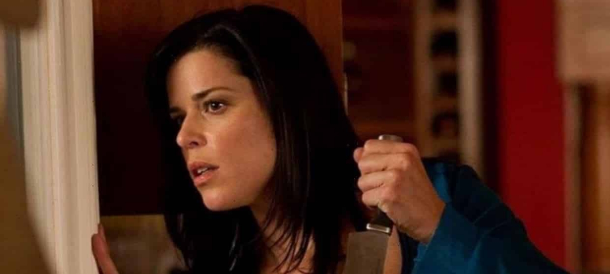 Pânico | Neve Campbell, a Sidney Prescott da franquia, é confirmada em novo filme
