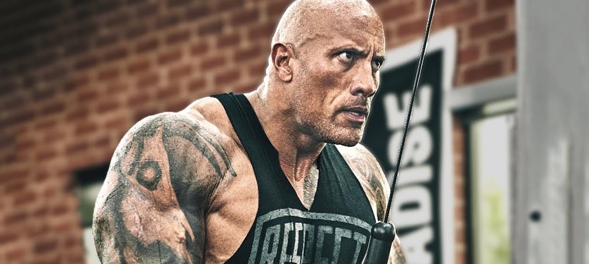 Faltou energia na casa do The Rock e ele teve que arrancar o portão com as mãos