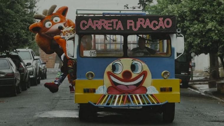 Crash Bandicoot dança com a Carreta Furacão em vídeo zoeiro