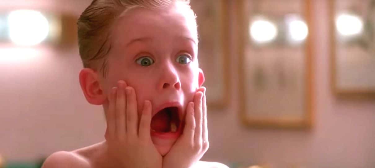 Macaulay Culkin faz homenagem a Esqueceram de Mim com máscara peculiar