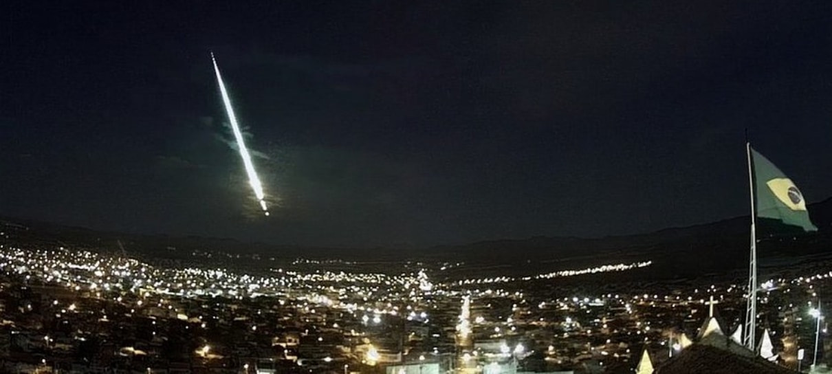 Meteoro é visto no céu da Bahia