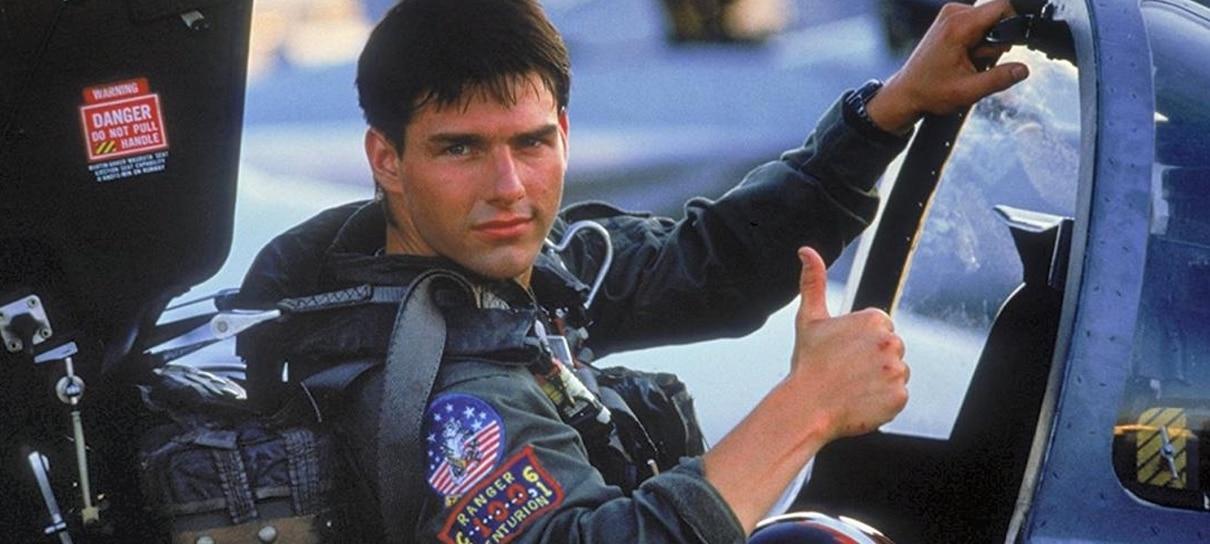 Tom Cruise recebe certificado de aviador naval honorário