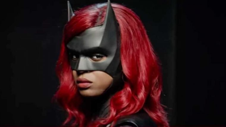 Batwoman | Teaser da segunda temporada mostra Javicia Leslie usando o traje da heroína