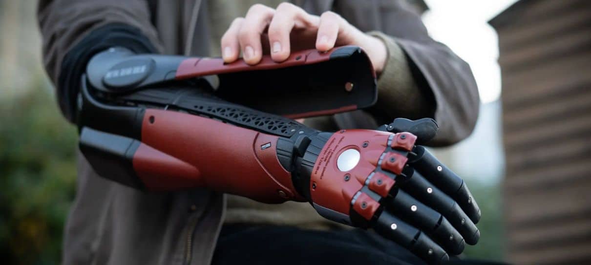 Empresa anuncia braço biônico inspirado em Metal Gear Solid V