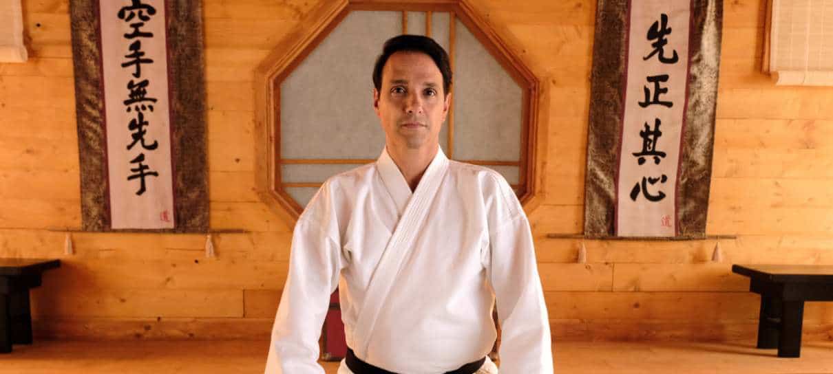 Cobra Kai | Terceira temporada é "o fundo do poço para Daniel LaRusso", diz Ralph Macchio
