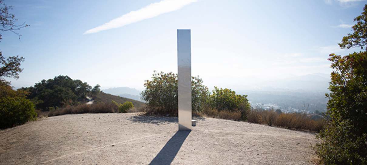 Novo monolito misterioso é encontrado na Califórnia